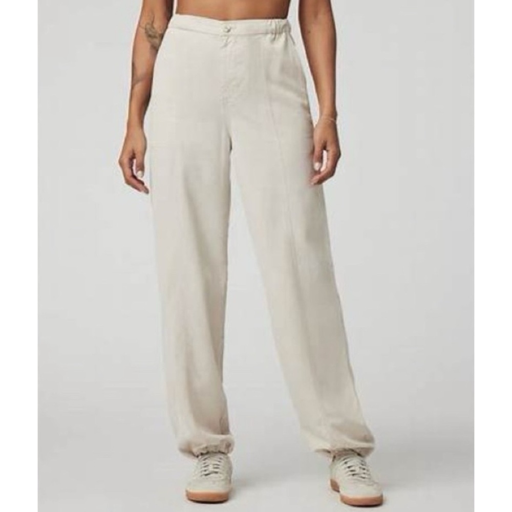 Vuori Coastline Pant Small High Waist Wide Leg Drapey Relaxed Fit Milkweed Cream